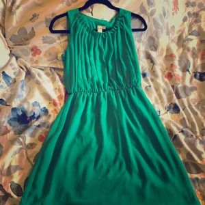 Cute Green Dress with Soft Pleating Detail Size 6